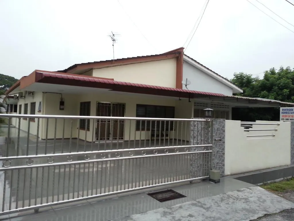 Riverside Homestay Ίπο
